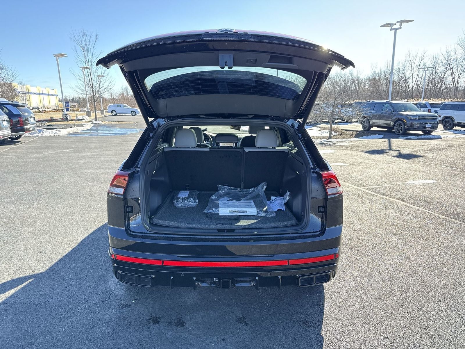 2026 Volkswagen Atlas Cross Sport 2.0T SEL R-Line Black