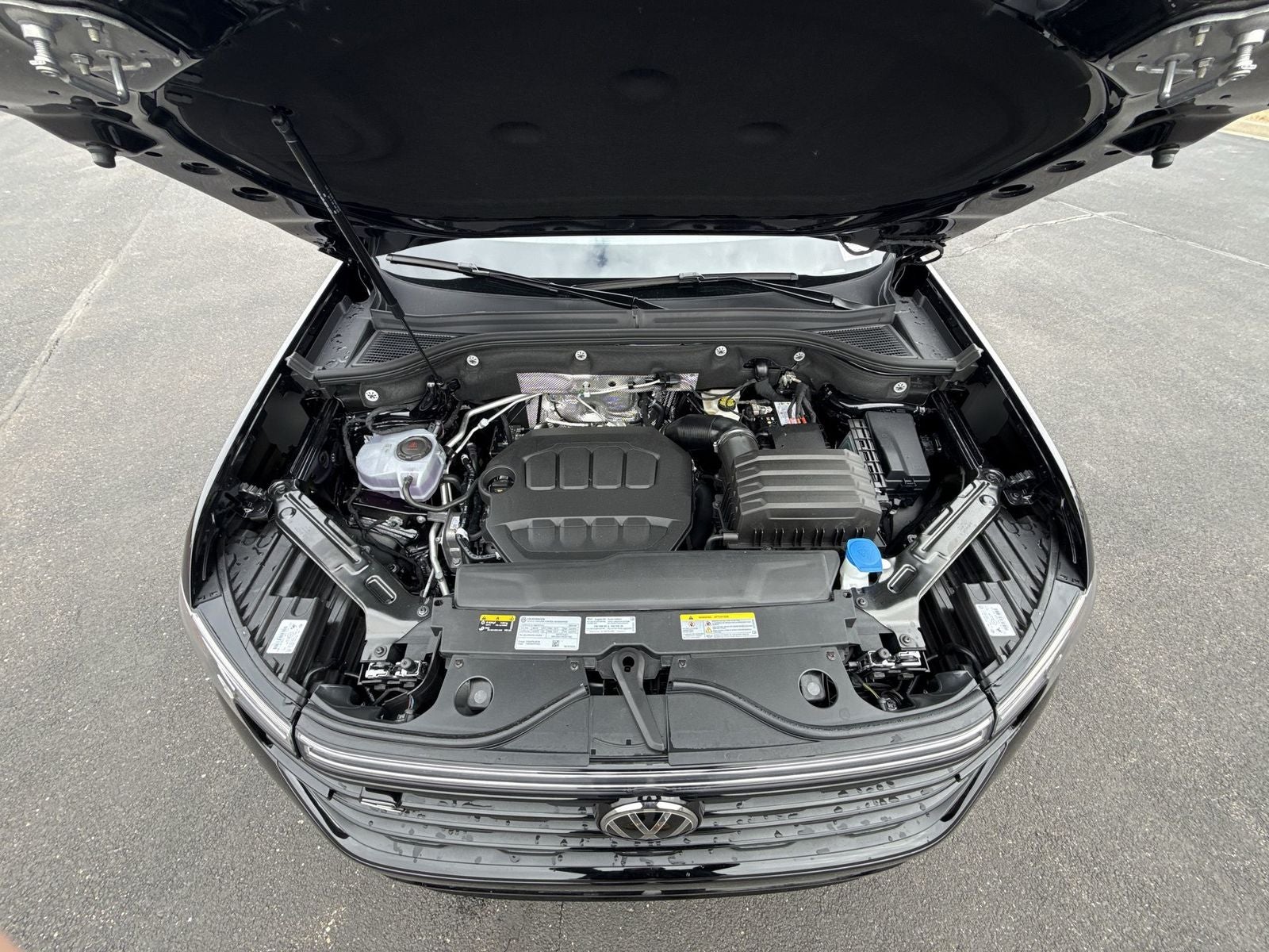 2026 Volkswagen Atlas Cross Sport 2.0T SEL R-Line Black