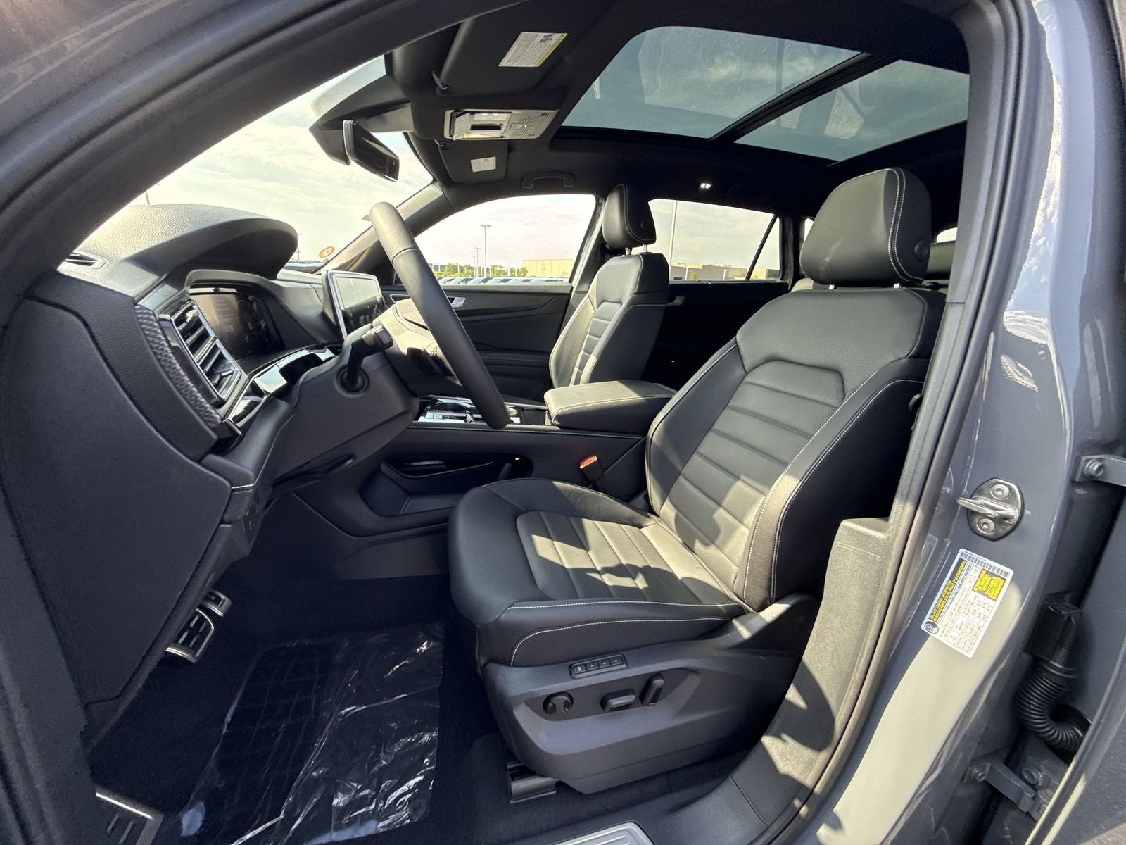 2026 Volkswagen Atlas Cross Sport 2.0T SEL R-Line Black