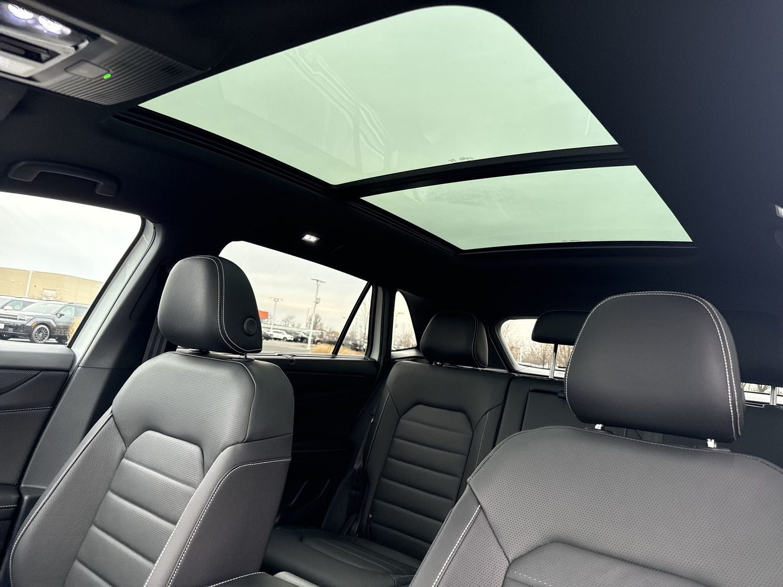 2026 Volkswagen Atlas Cross Sport 2.0T SEL R-Line Black