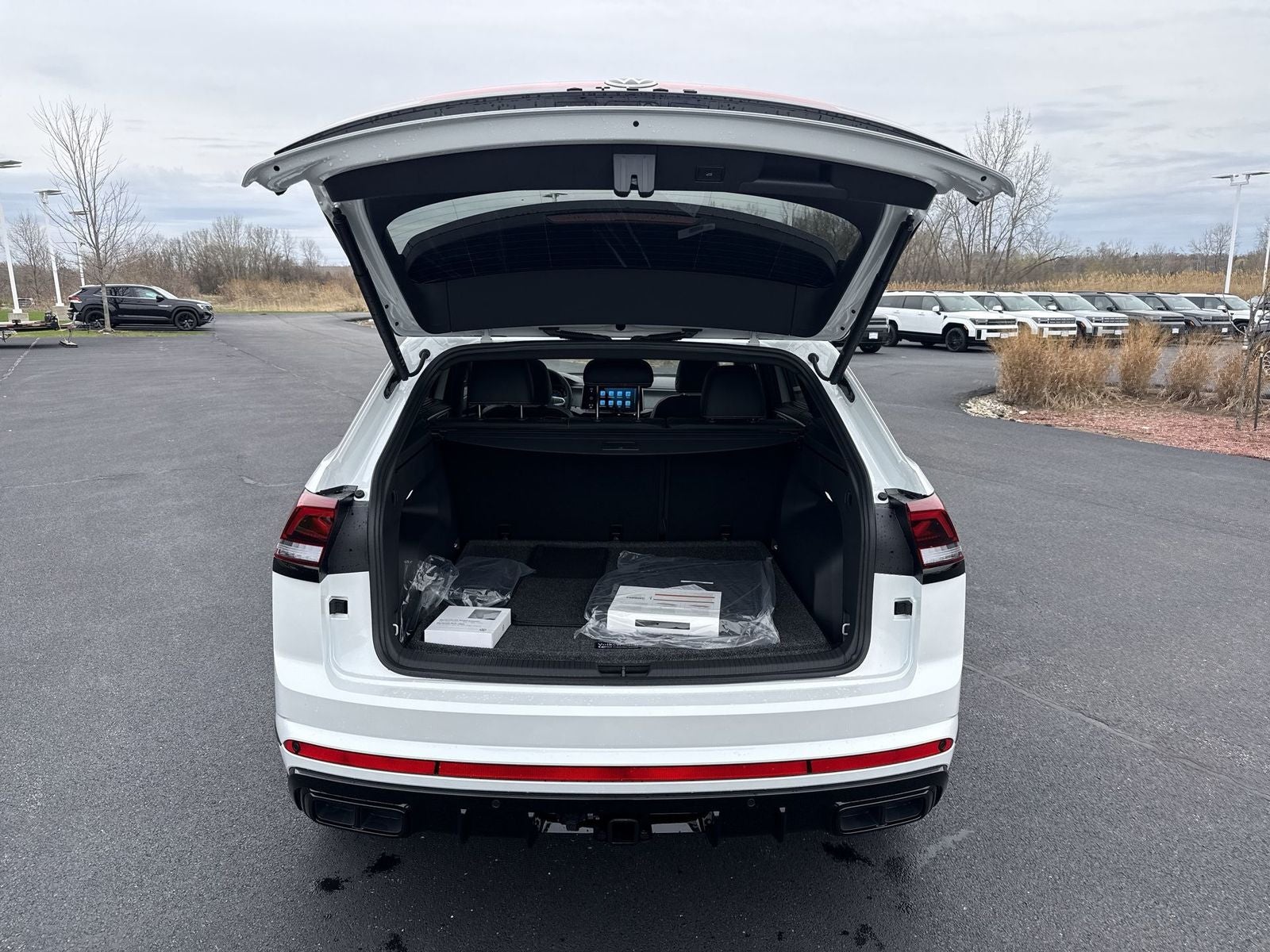 2026 Volkswagen Atlas Cross Sport 2.0T SEL R-Line Black