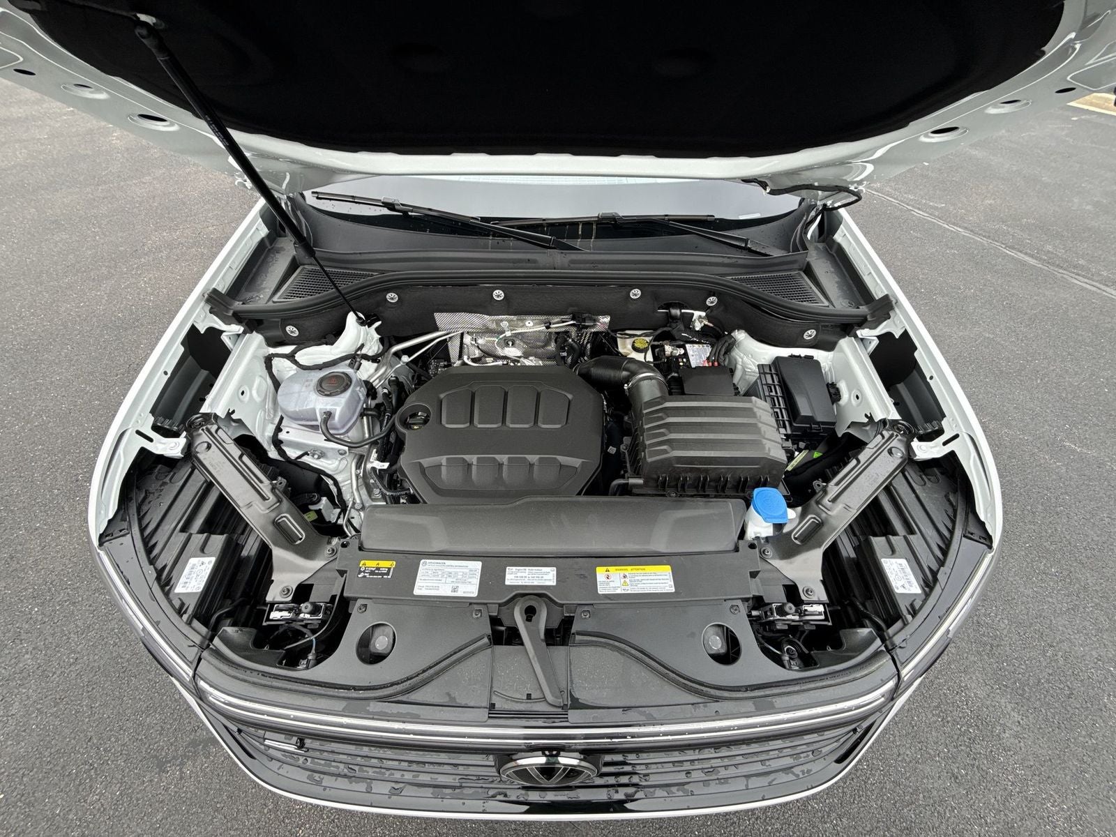 2026 Volkswagen Atlas Cross Sport 2.0T SEL R-Line Black