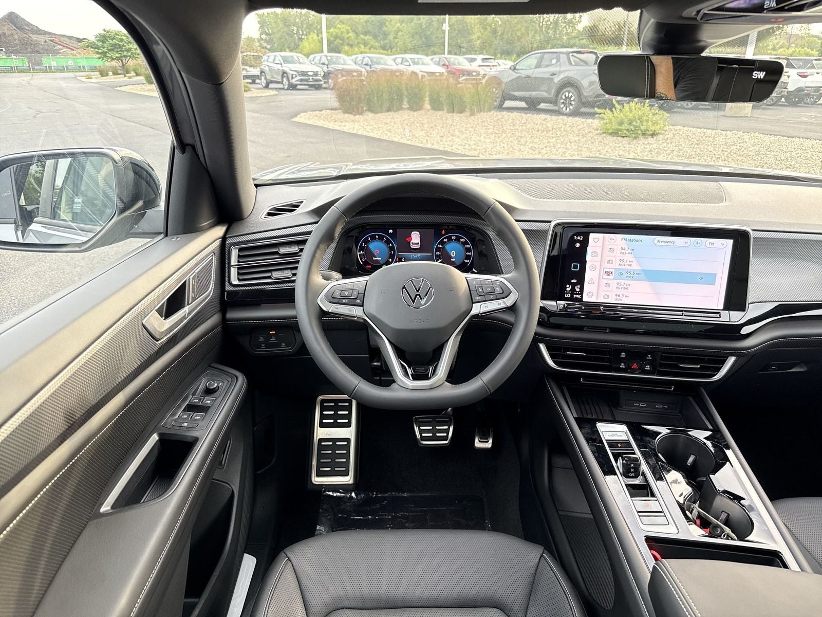 2026 Volkswagen Atlas Cross Sport 2.0T SEL R-Line Black