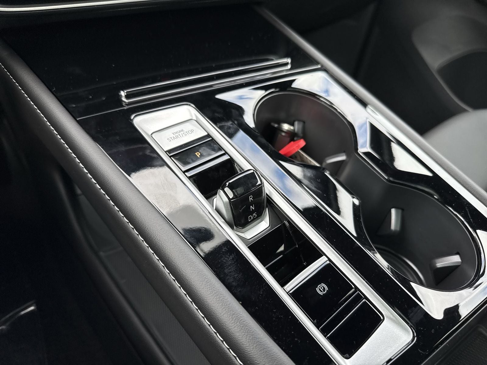 2026 Volkswagen Atlas Cross Sport 2.0T SEL R-Line Black