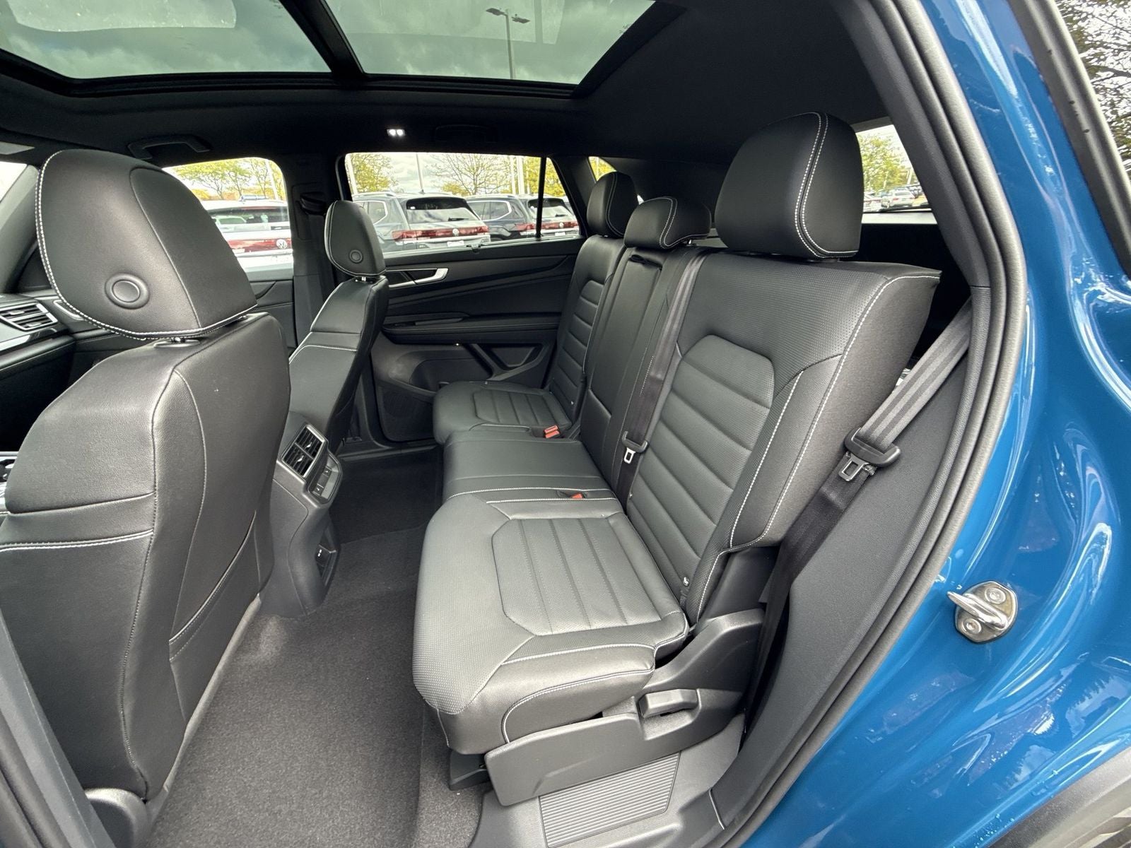 2026 Volkswagen Atlas Cross Sport 2.0T SEL R-Line Black