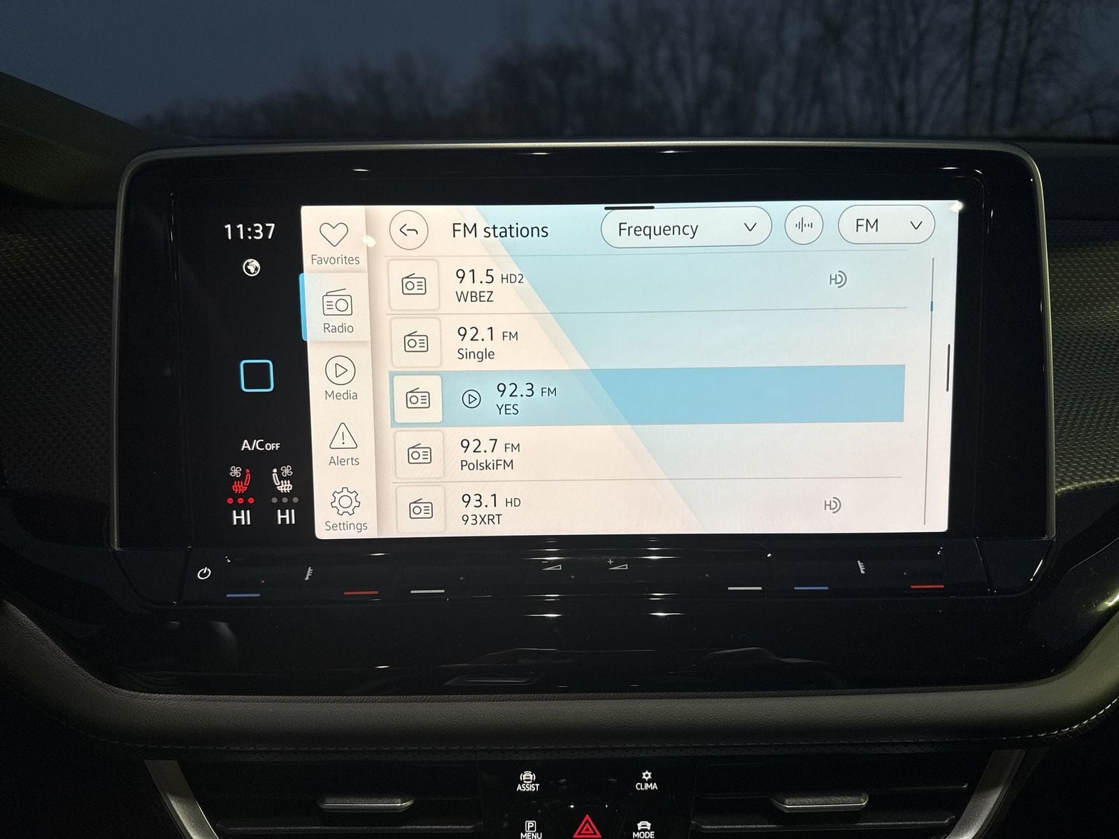 2026 Volkswagen Atlas Cross Sport 2.0T SEL