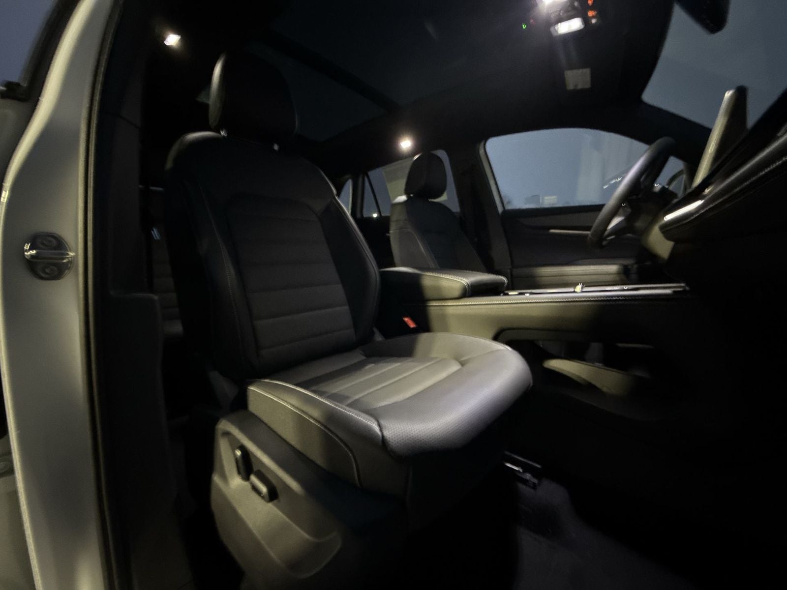 2026 Volkswagen Atlas Cross Sport 2.0T SEL