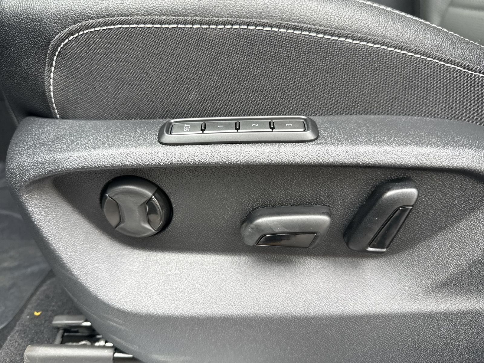 2026 Volkswagen Atlas Cross Sport 2.0T SEL