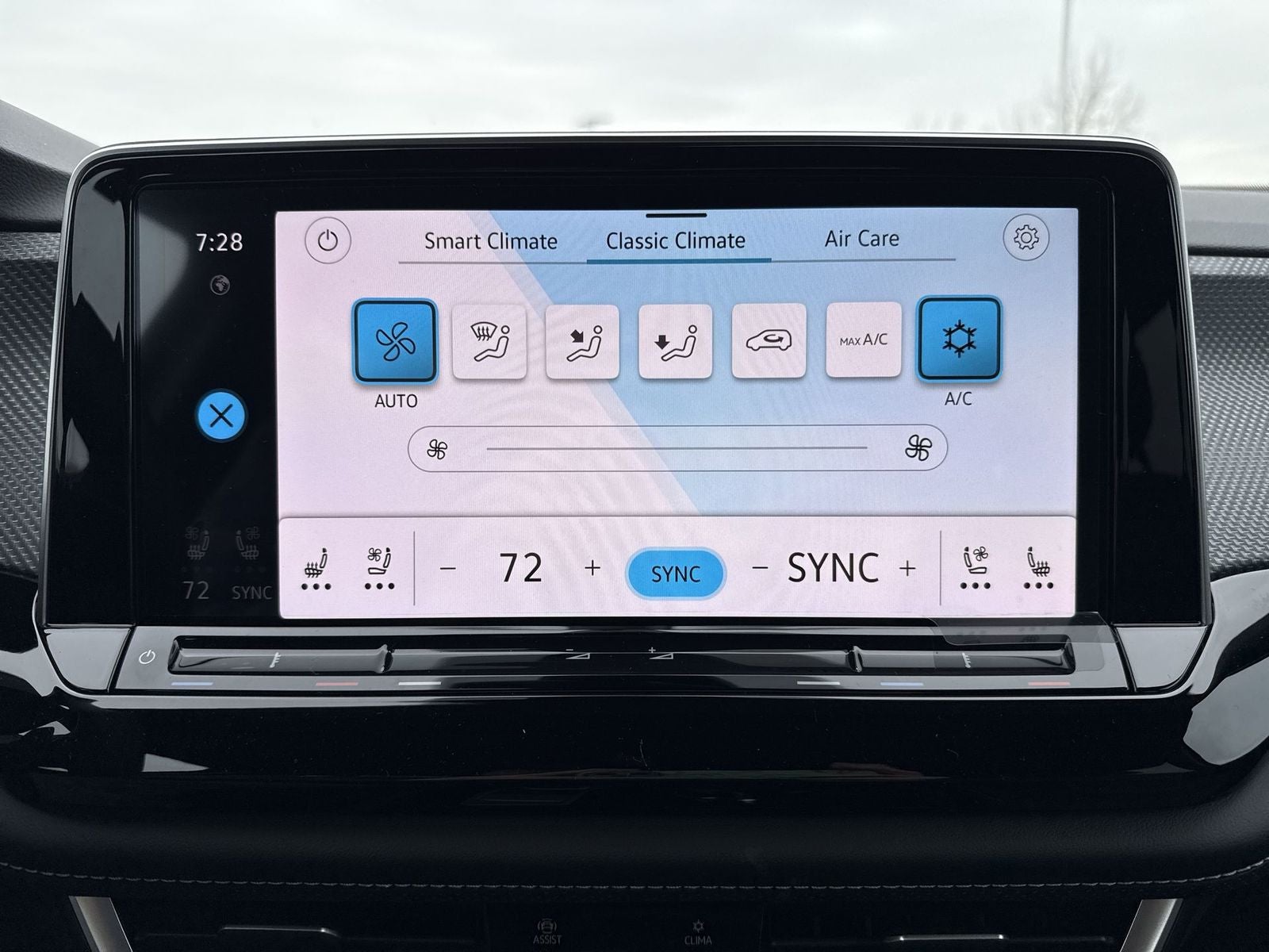 2026 Volkswagen Atlas Cross Sport 2.0T SEL