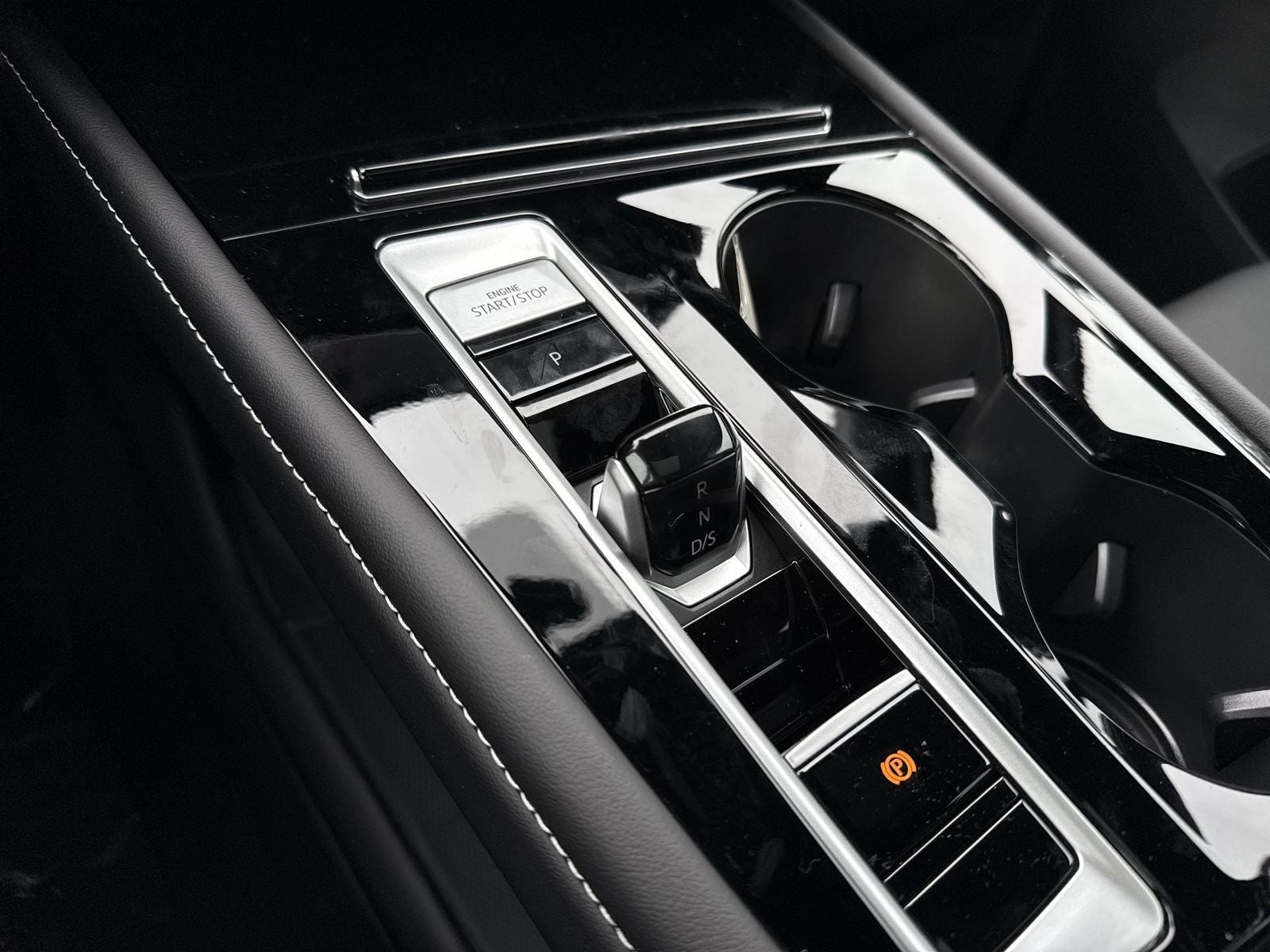 2026 Volkswagen Atlas Cross Sport 2.0T SEL