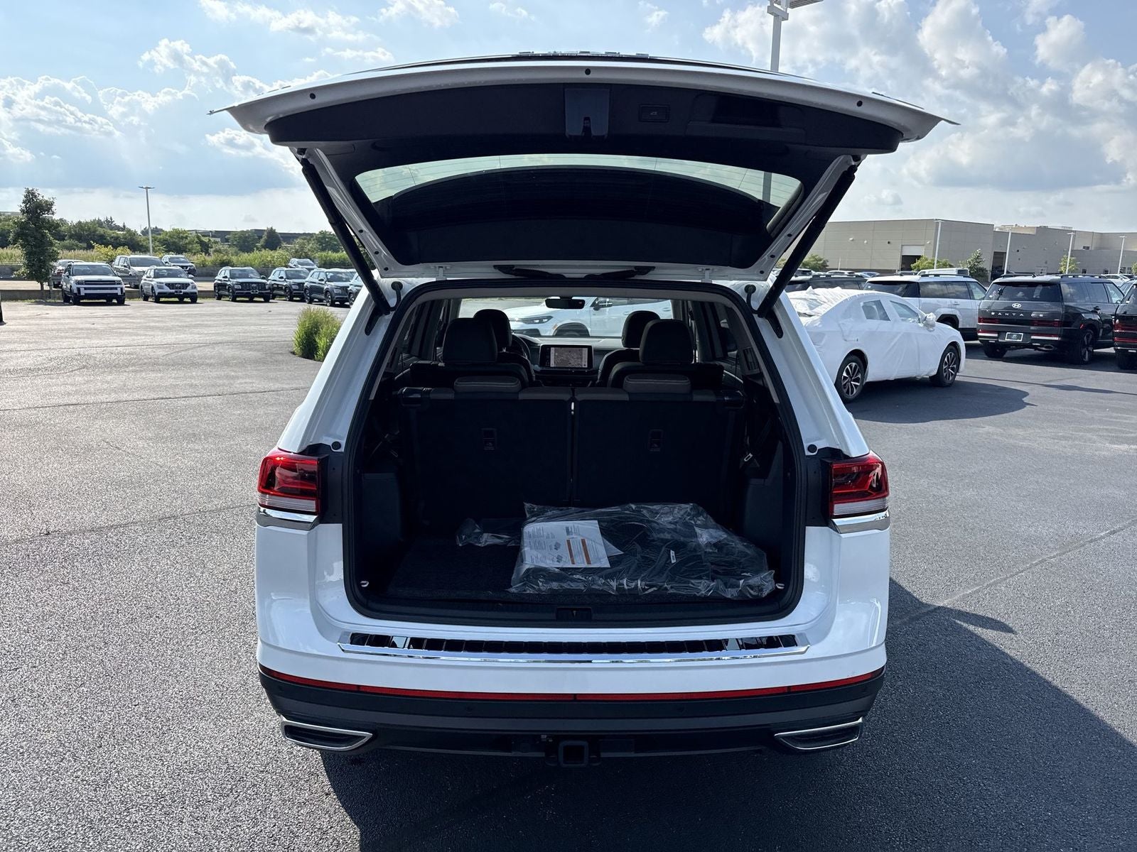2026 Volkswagen Atlas 2.0T SEL