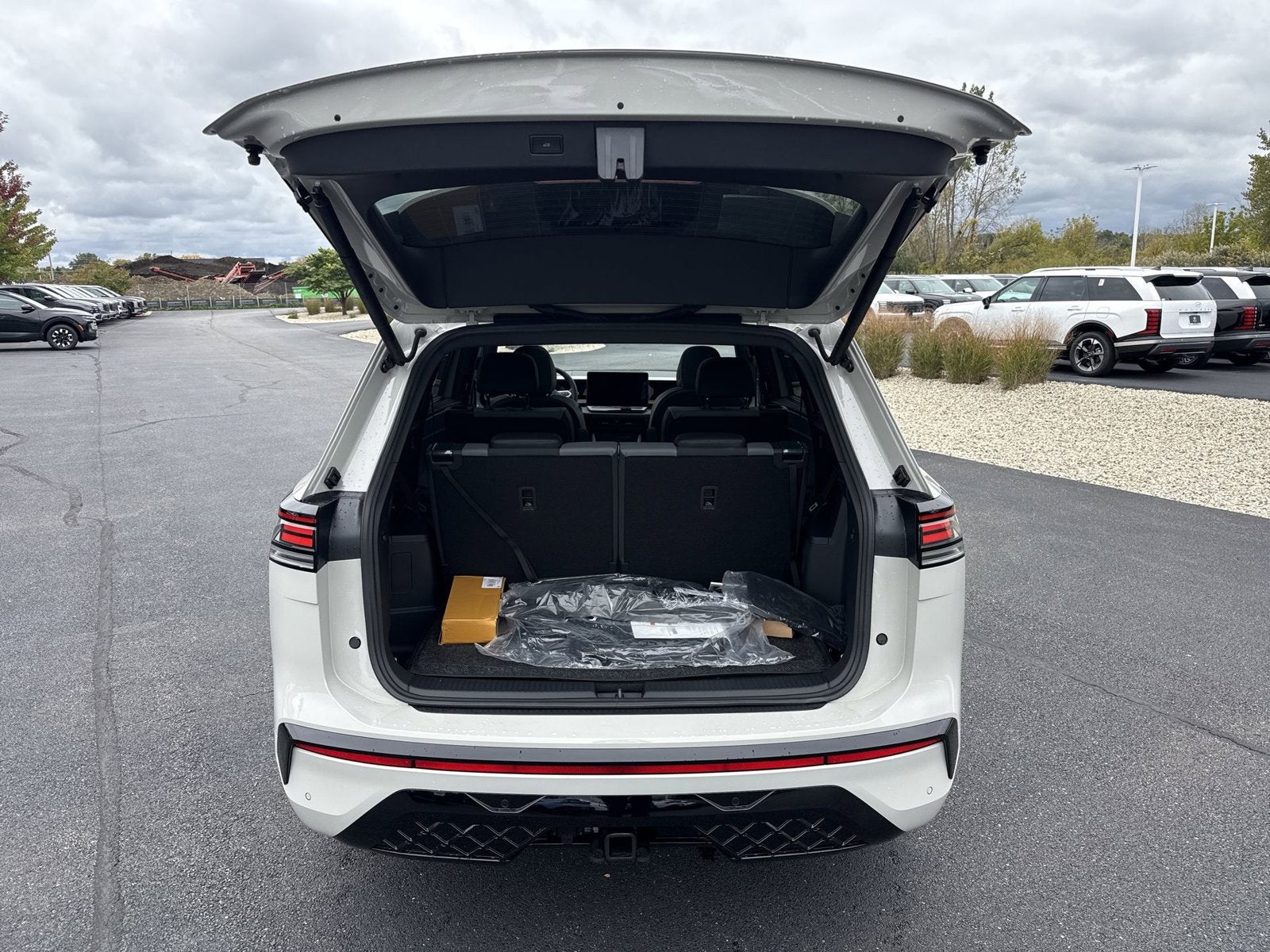 2027 Volkswagen Atlas SEL Premium R-Line