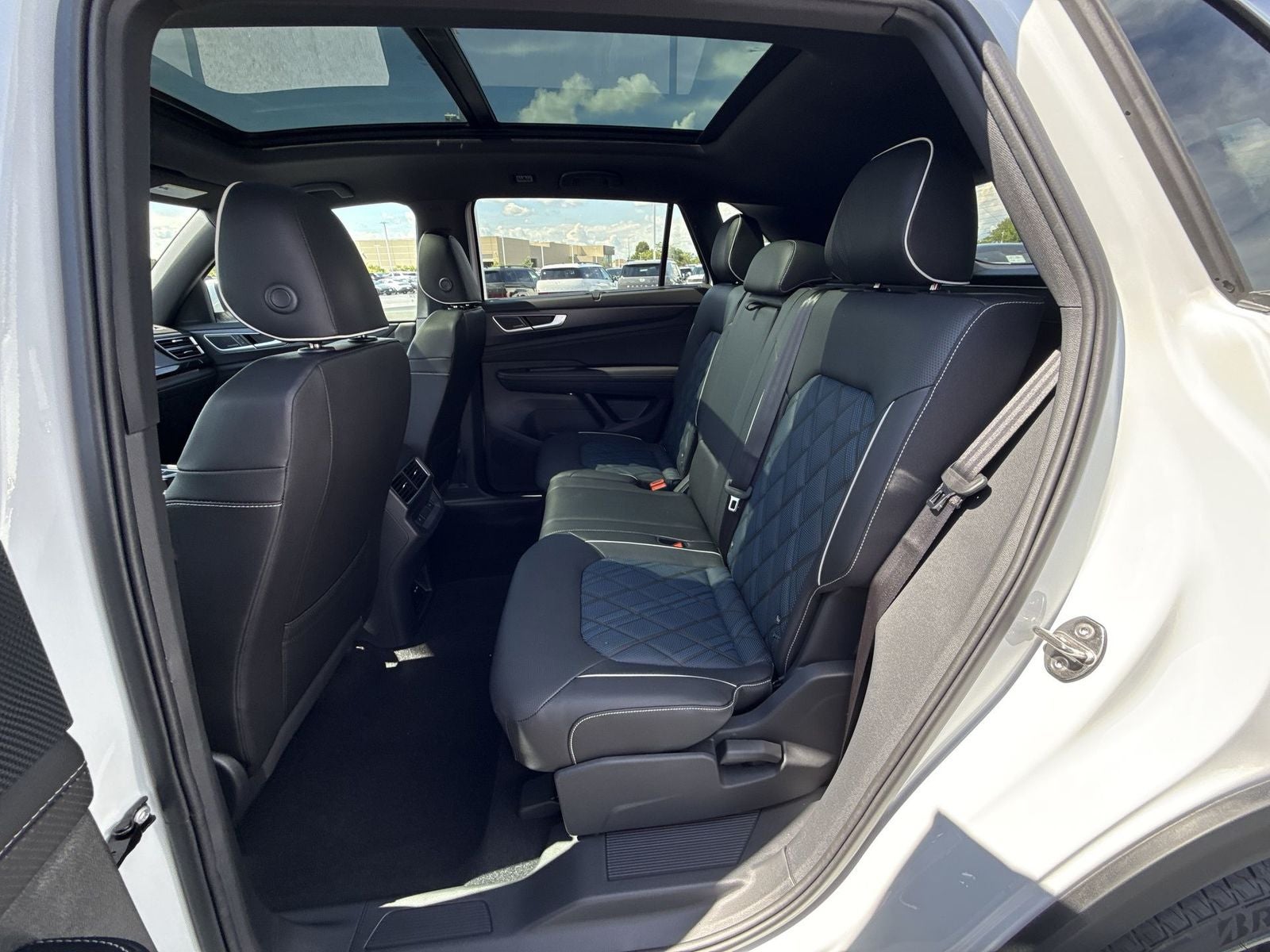 2026 Volkswagen Atlas Cross Sport 2.0T SEL Premium R-Line