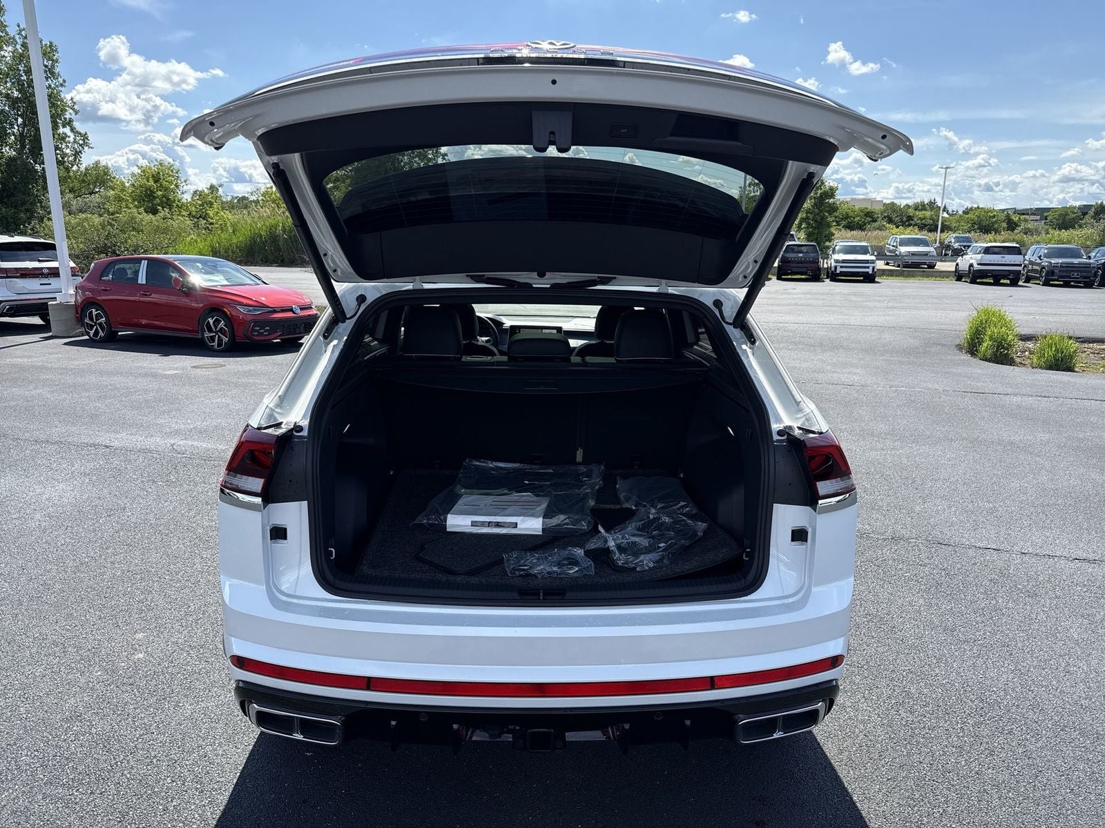 2026 Volkswagen Atlas Cross Sport 2.0T SEL Premium R-Line