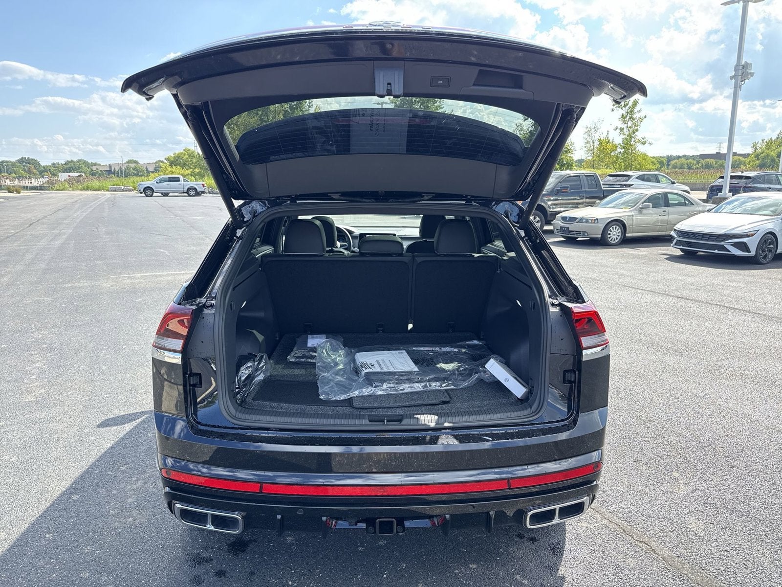 2026 Volkswagen Atlas Cross Sport 2.0T SEL Premium R-Line