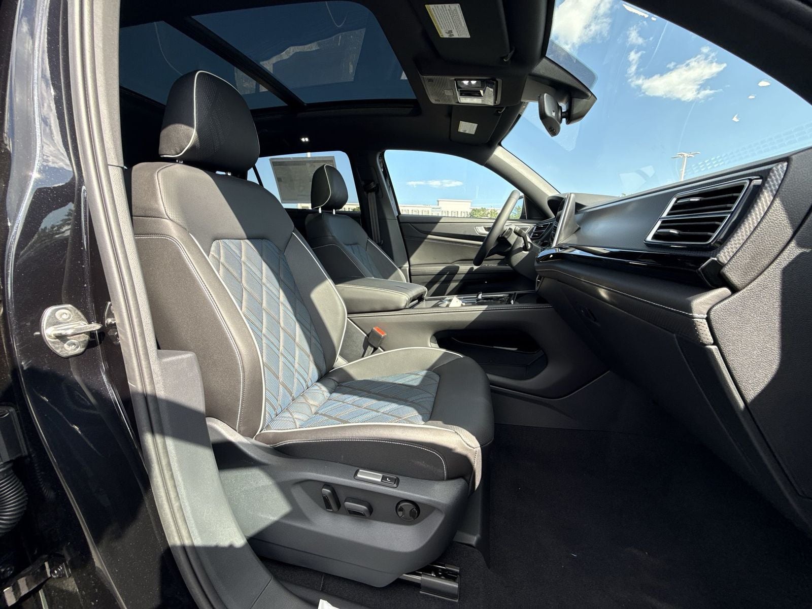 2026 Volkswagen Atlas Cross Sport 2.0T SEL Premium R-Line