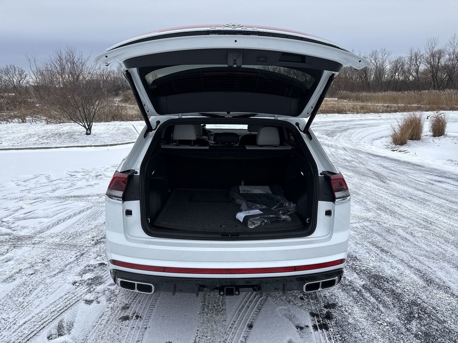 2026 Volkswagen Atlas Cross Sport 2.0T SEL Premium R-Line