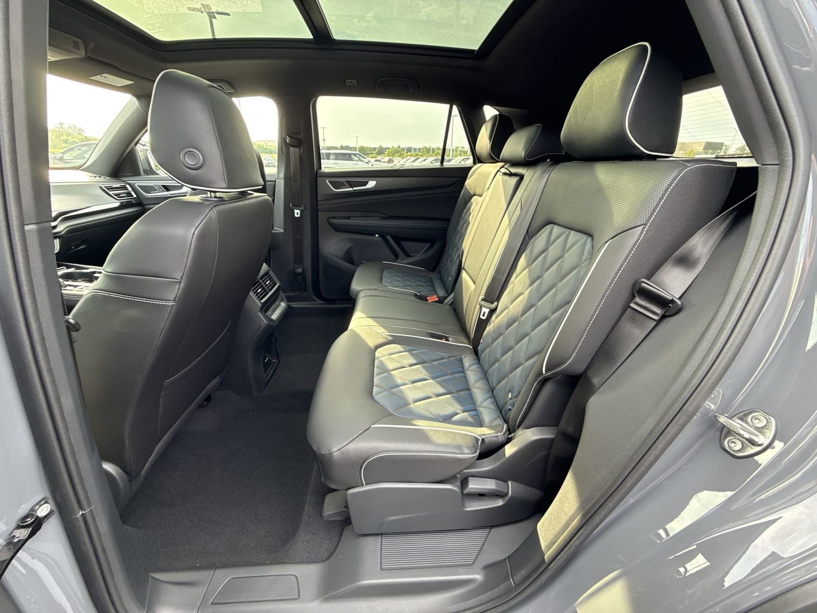 2026 Volkswagen Atlas Cross Sport 2.0T SEL Premium R-Line