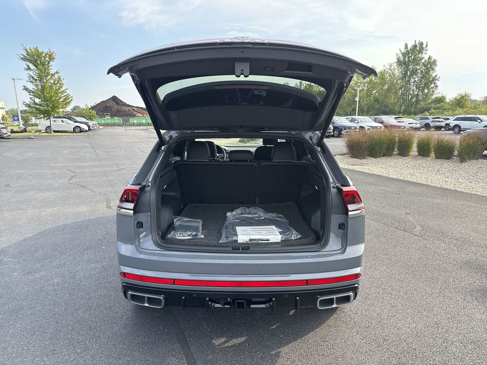 2026 Volkswagen Atlas Cross Sport 2.0T SEL Premium R-Line