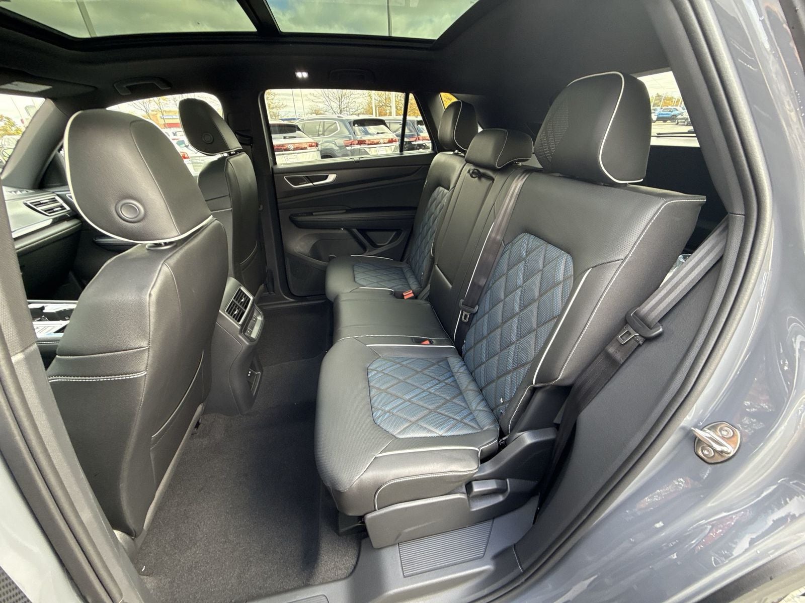 2026 Volkswagen Atlas Cross Sport 2.0T SEL Premium R-Line