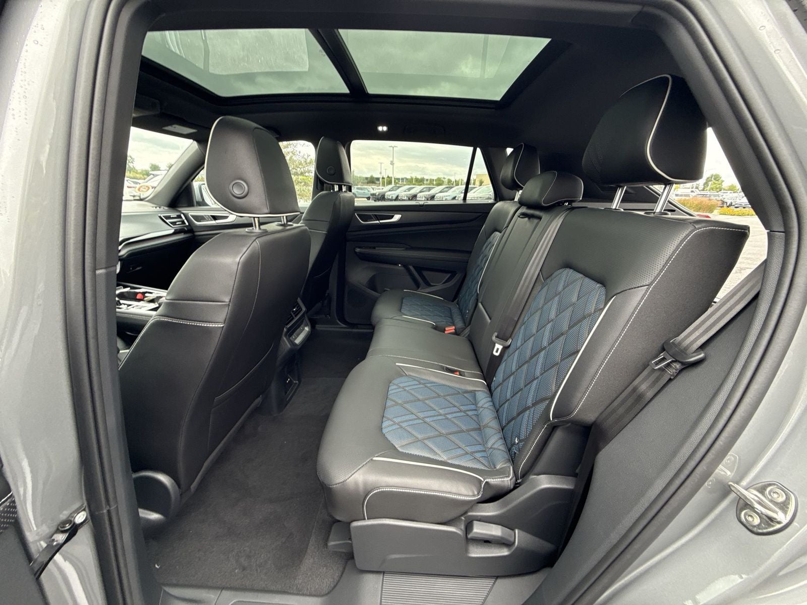 2026 Volkswagen Atlas Cross Sport 2.0T SEL Premium R-Line
