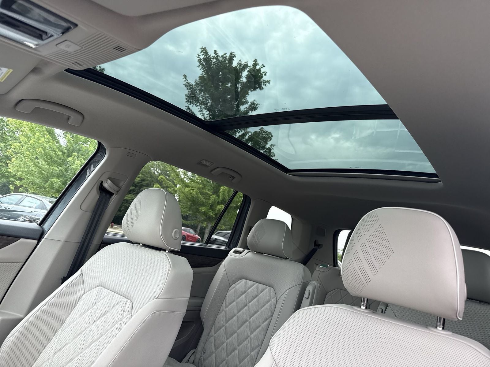 2026 Volkswagen Atlas 2.0T SEL Premium R-Line