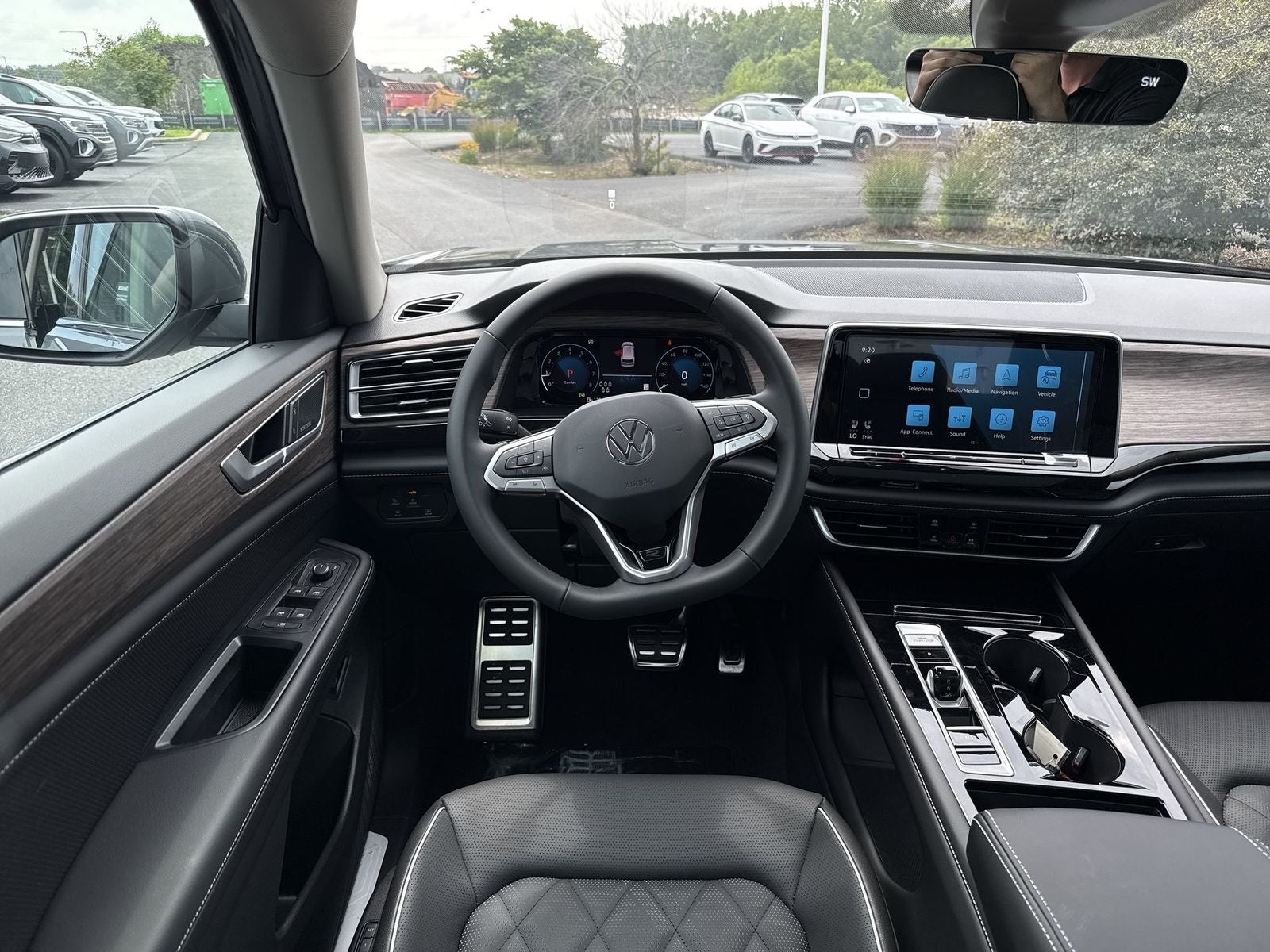 2026 Volkswagen Atlas 2.0T SEL Premium R-Line