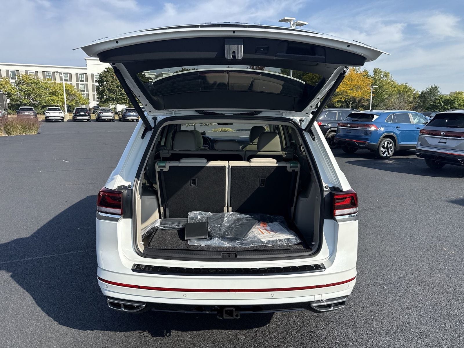 2026 Volkswagen Atlas 2.0T SEL Premium R-Line