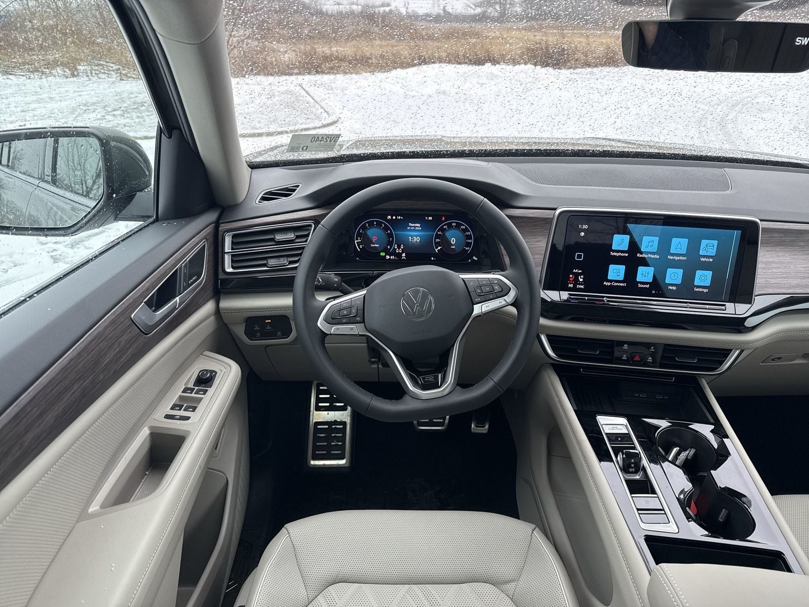 2026 Volkswagen Atlas 2.0T SEL Premium R-Line