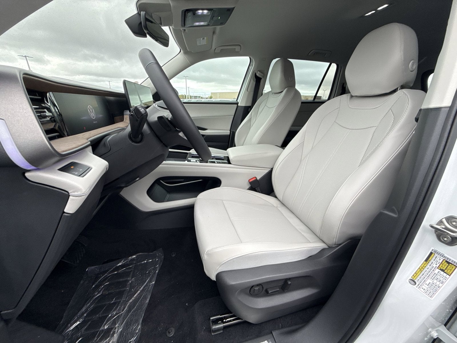 2027 Volkswagen Atlas SE w/Technology
