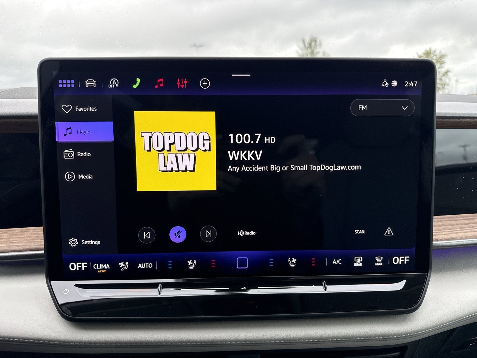 2027 Volkswagen Atlas SE w/Technology