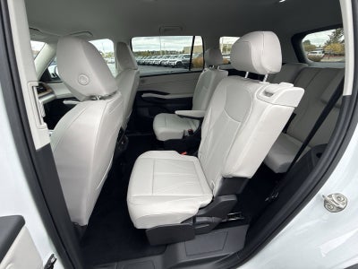 2027 Volkswagen Atlas SE w/Technology