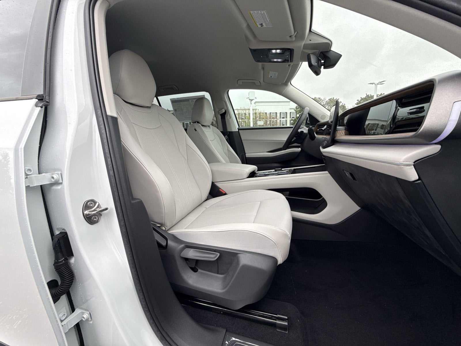 2027 Volkswagen Atlas SE w/Technology