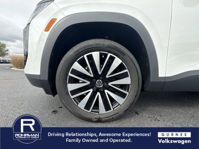 2027 Volkswagen Atlas SE w/Technology