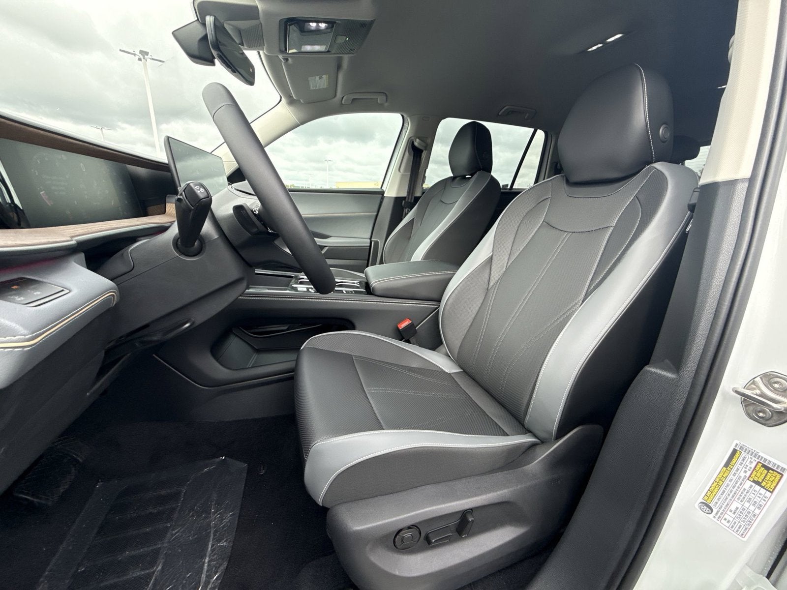 2027 Volkswagen Atlas SE w/Technology