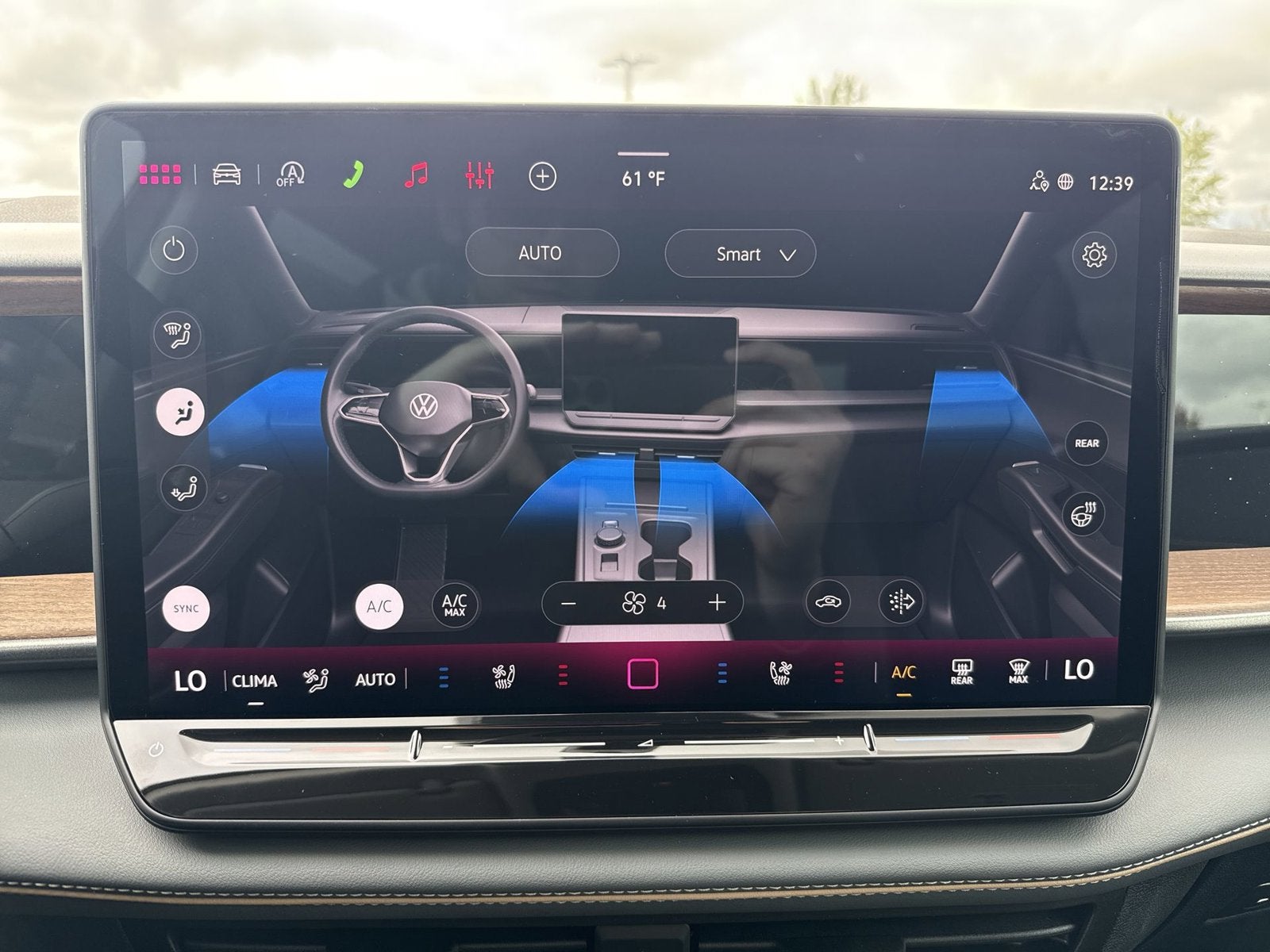 2027 Volkswagen Atlas SE w/Technology
