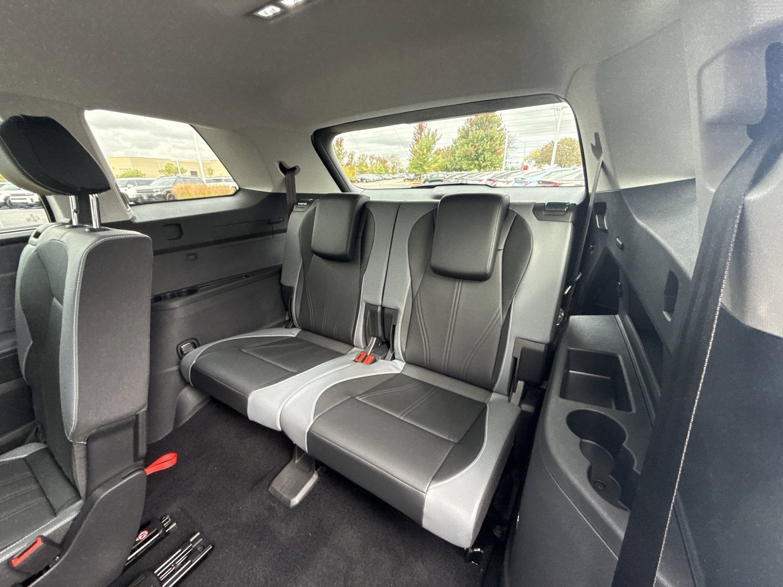 2027 Volkswagen Atlas SE w/Technology