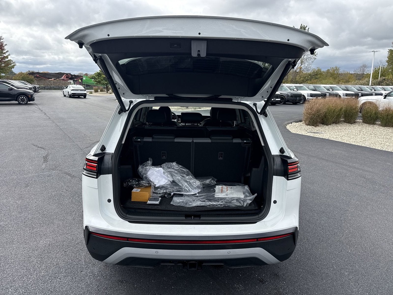 2027 Volkswagen Atlas SE w/Technology