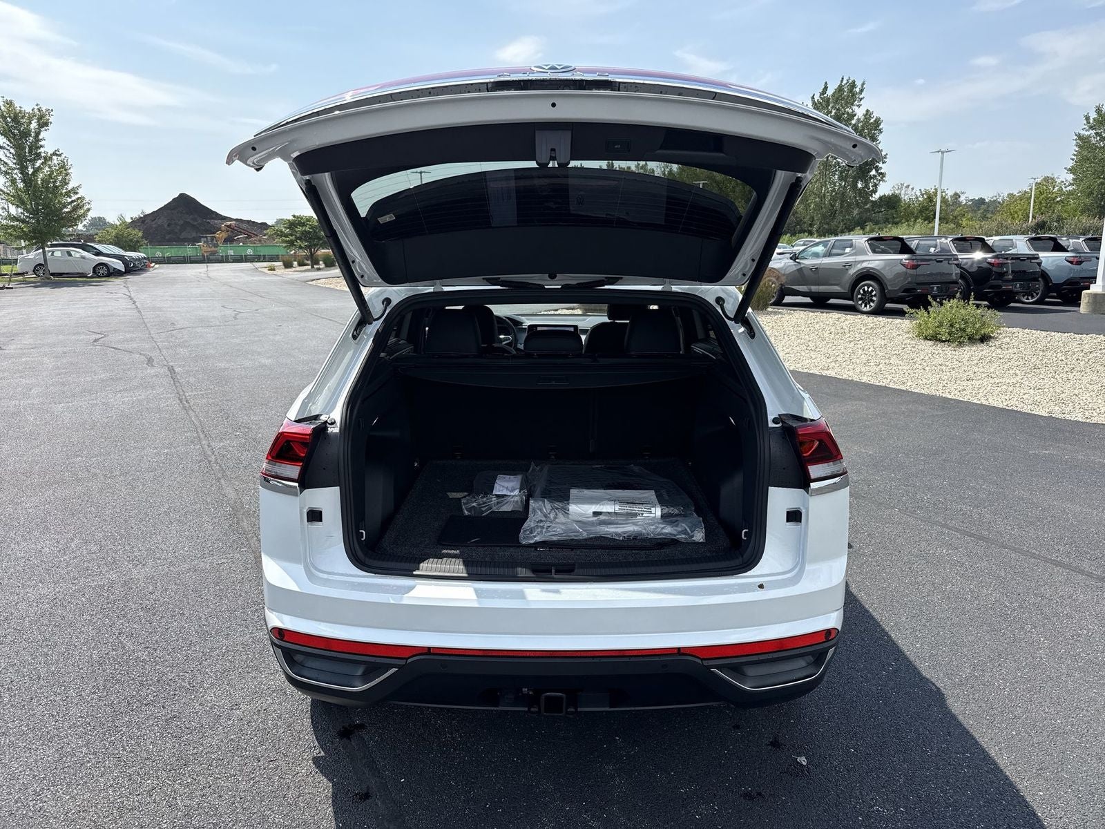 2026 Volkswagen Atlas Cross Sport 2.0T SE W/TECHNOLOGY