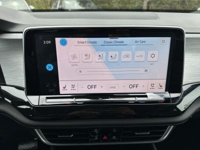 2025 Volkswagen Atlas Cross Sport 2.0T SE w/ Technology