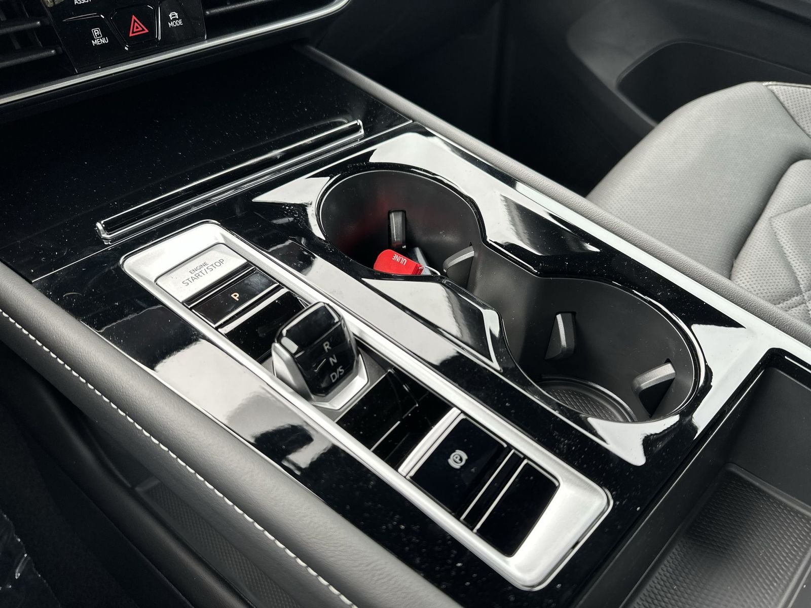 2025 Volkswagen Atlas Cross Sport 2.0T SE w/ Technology