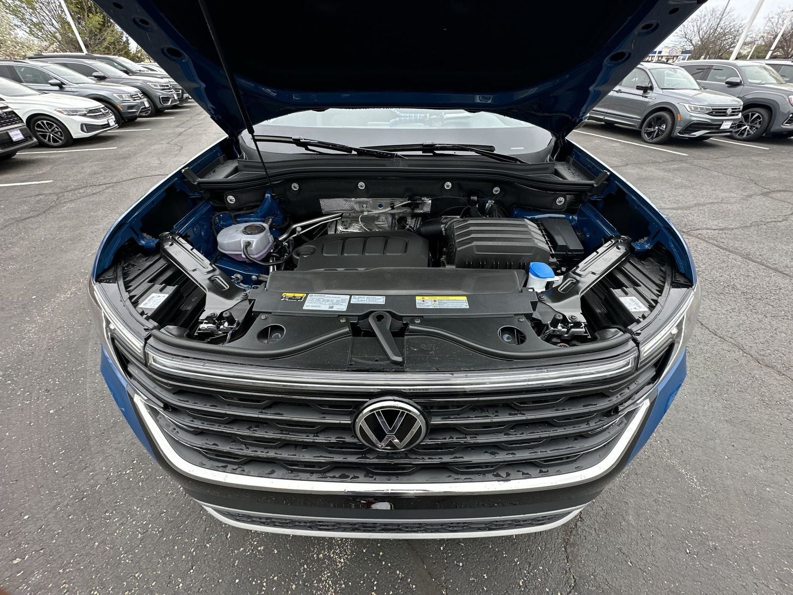 2025 Volkswagen Atlas Cross Sport 2.0T SE w/ Technology