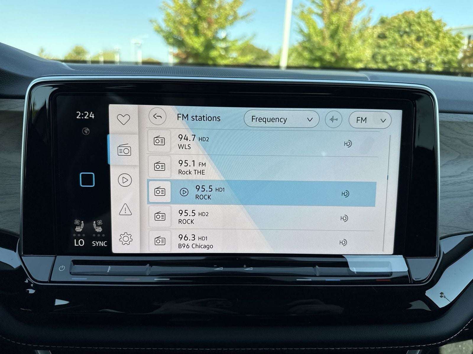 2026 Volkswagen Atlas 2.0T SE w/ Technology