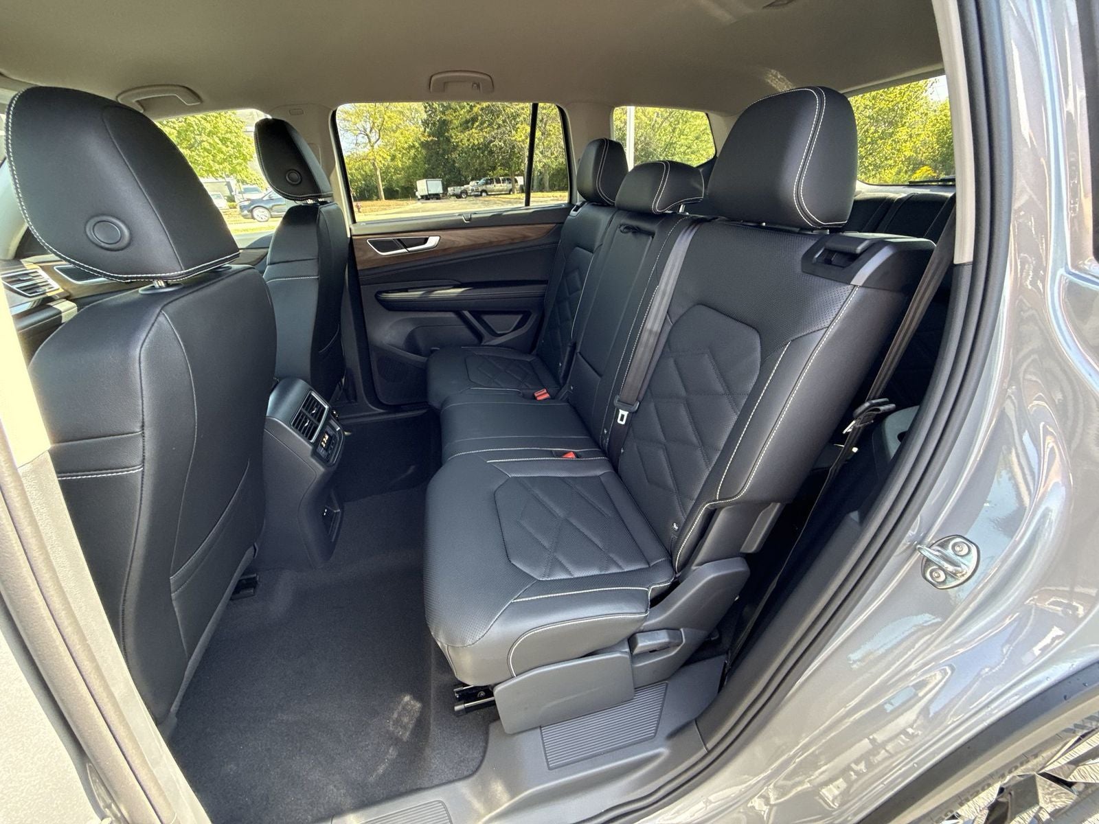 2026 Volkswagen Atlas 2.0T SE w/ Technology