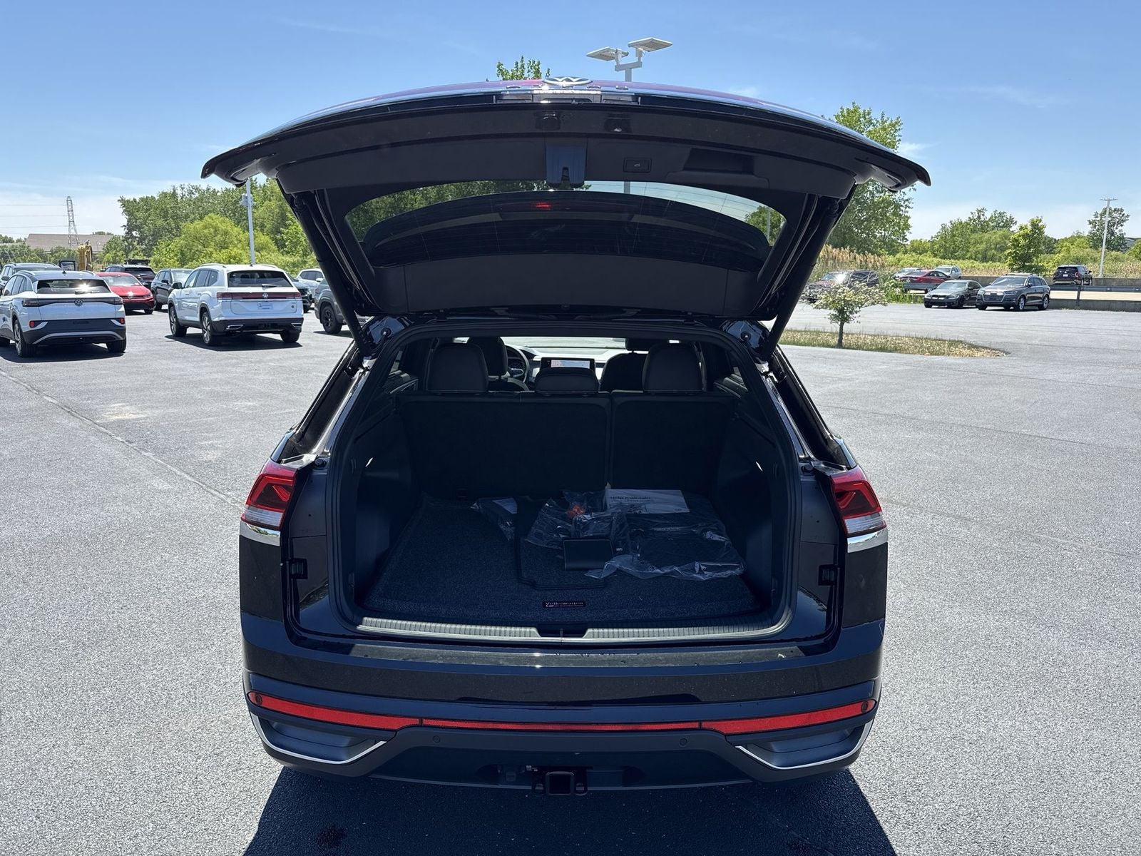 2026 Volkswagen Atlas Cross Sport 2.0T SE W/TECHNOLOGY