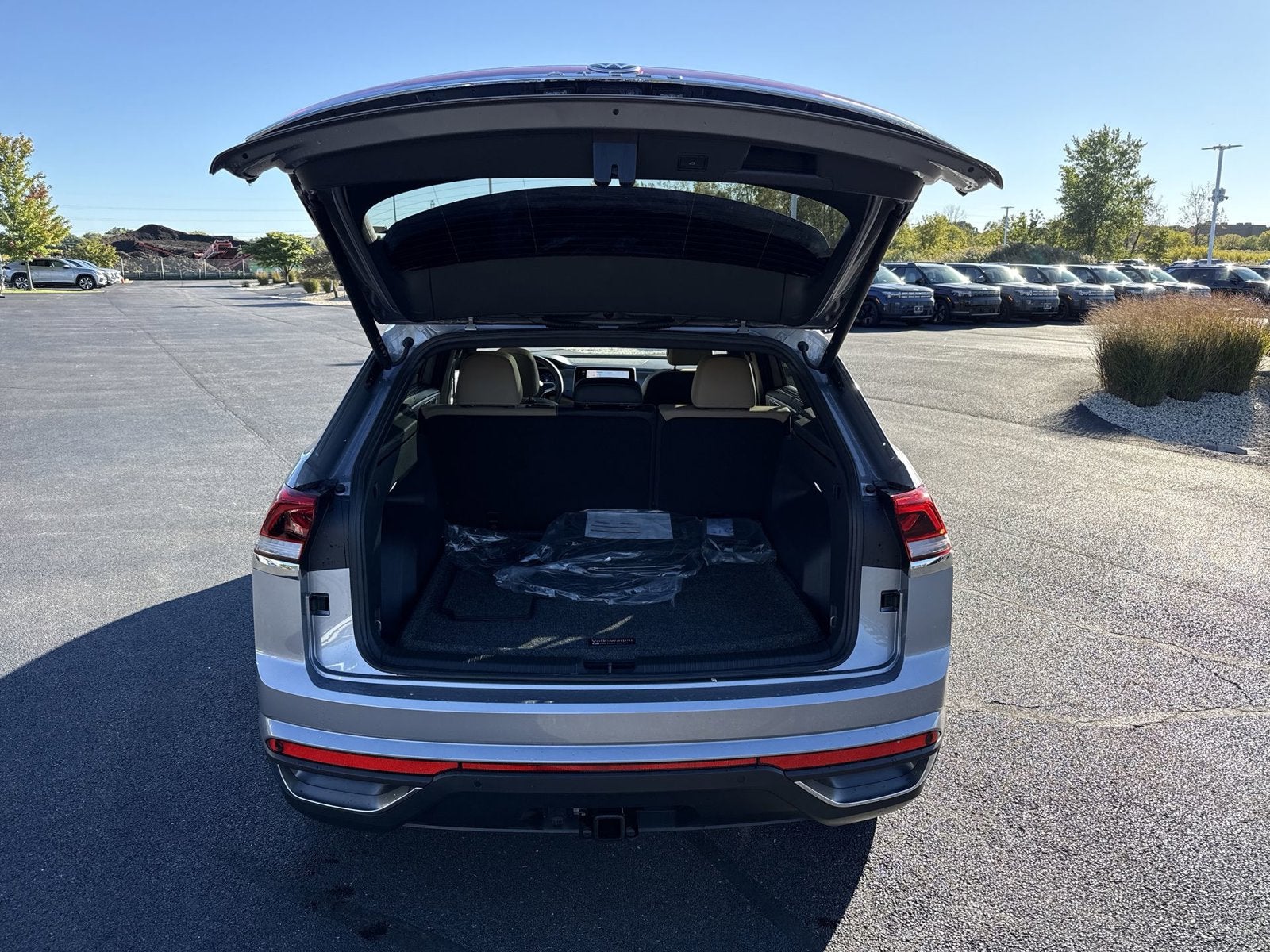 2026 Volkswagen Atlas Cross Sport 2.0T SE W/TECHNOLOGY