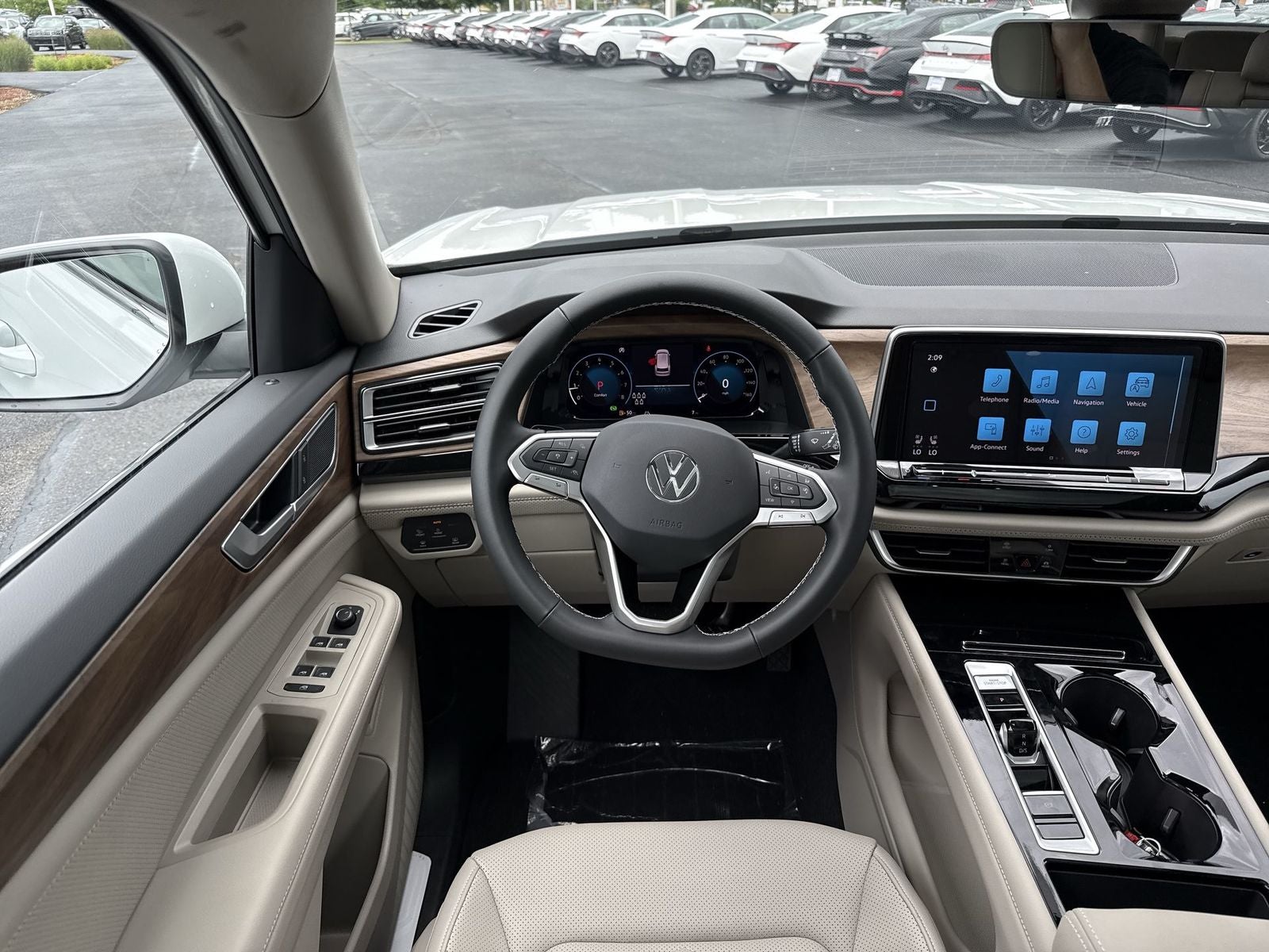 2026 Volkswagen Atlas 2.0T SE W/TECHNOLOGY