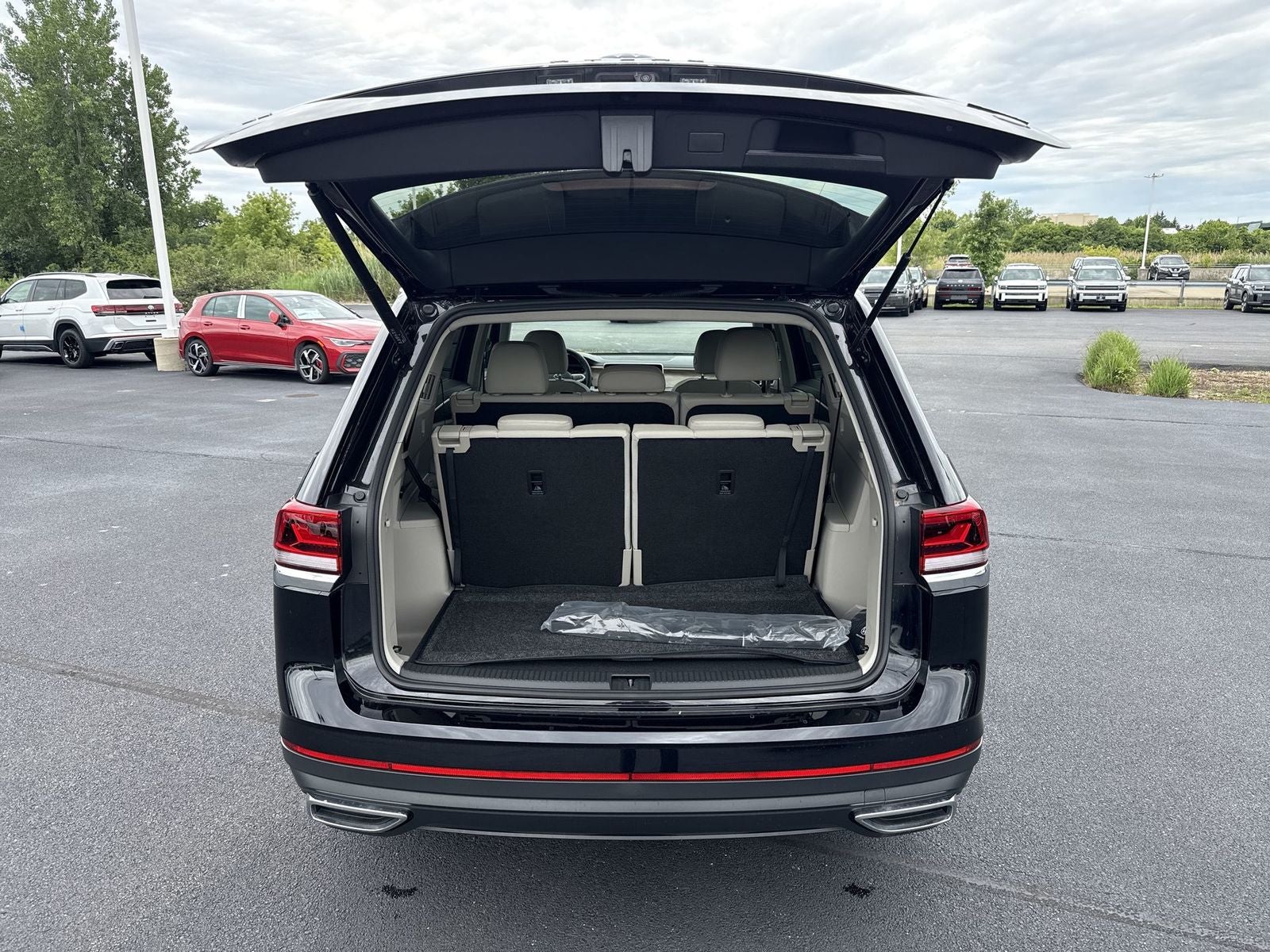 2026 Volkswagen Atlas 2.0T SE
