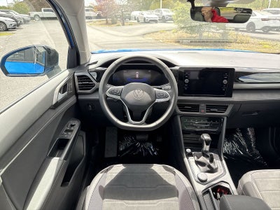 2026 Volkswagen Taos 1.5T SE Black