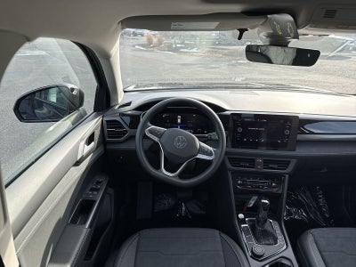 2026 Volkswagen Taos 1.5T SE Black